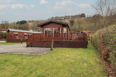 Striding Edge Lodge, family friendly, with hot tub in Windermere