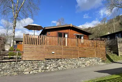 Lavender Lodge, pet friendly, with a garden in Windermere