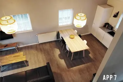 Image de Newly renovated apartments on large grounds