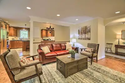 Image de Easy Hiking & Sightseeing! Kingsport Home w/ Deck
