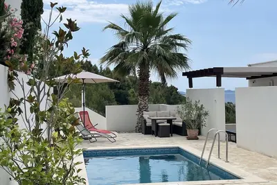 Image de 1 or 2 apts (4/8 people) next to each other beach, pool, fantastic Kornati views