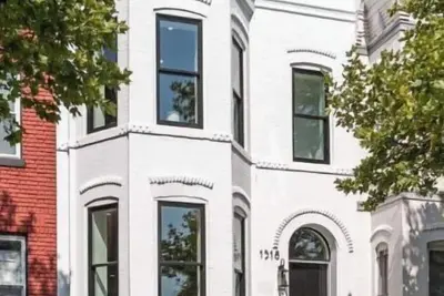 Image de New 2 Br Apt: amazing location, spotless, free private parking.