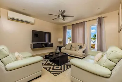 Image de Amazing Modern 4br3ba Villa w/ Large Private Pool