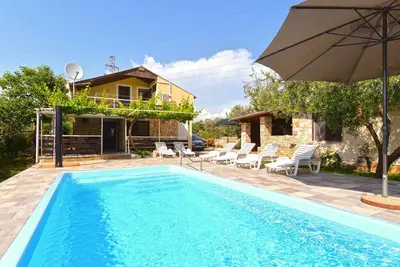 Image de Maison de vacances avec piscine et climatisation