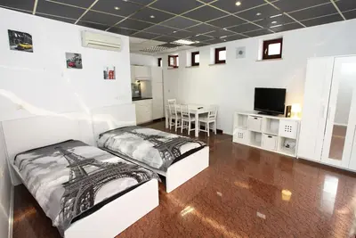 Image de Koper Central King Studio