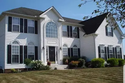 Spacious 5 bedroom home with large deck and hot tub