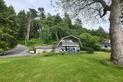 Image de 🌊🌅Ocean view 4 bedroom house- Step To Beach! ☀️