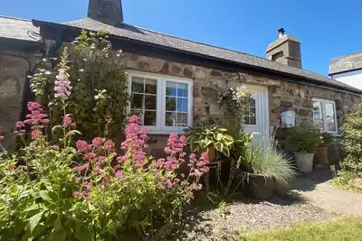 Image de Boutique-style holiday cottage, beautifully decorated with wood burner & hot tub