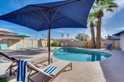 Image de Dog-Ok, Huge Yard, Heated Pool (extra), Bbq