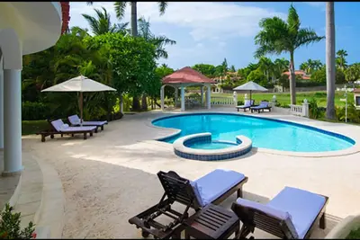 Image de Luxury 3-4 Bedroom Villa with Private Pool, Maid, Optional Chef, Vip Services