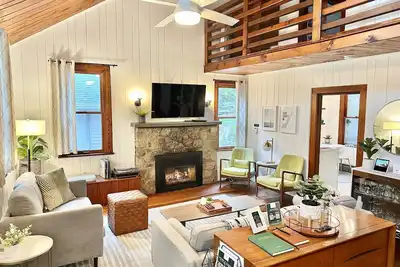 Image de Baileys Harbor - 4br • Fire Pit • Coffee Bar - Sleeps 8