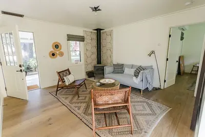 Image de Modern Farm Style Bunkhouse