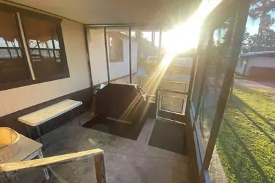 Image de Beautiful Water Front Cabins