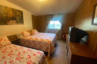 Image de Beautiful Water Front Cabins