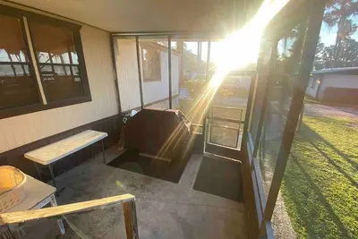 Image de Beautiful Water Front Cabins