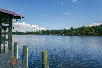 Image de Waterfront sunrises. Great for yoga, meditation, kayaks, fishing or just peace.