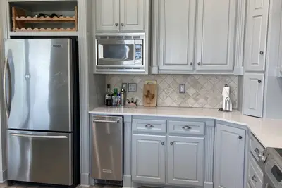 Image de Waterfront Dock + Newly Remodeled + Fire Pit\/Patio