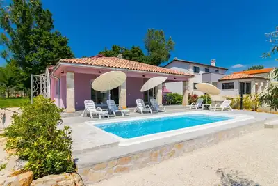 Image de Maison de vacances privée avec Wifi, climatisation, piscine privée, Tv, terrasse, animaux admis