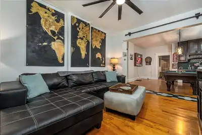 Image de Majestic & Relaxing Home w/ 3 Beds Pool Table Bar! Sleeps 8