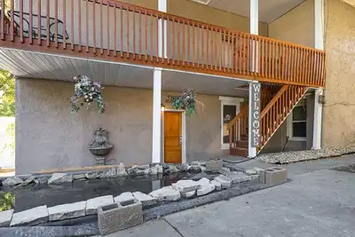 Image de Impressive Private 2br Suite w/Parking Univ Area