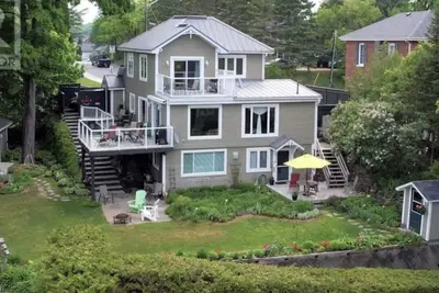 Image de Bracebridge Falls House with 2 Units