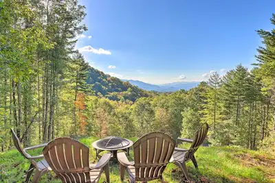 Image de Sweeping Smoky Mountain Views: ‘Bella Vista' Cabin