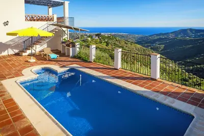 Image de Villa 'El Regalo' avec vue imprenable, piscine, jardin et Wi-Fi