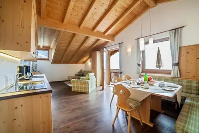Image de Appartement confortable 'Gassbauerhof Ober' avec balcon, vue sur les montagnes et Wi-Fi