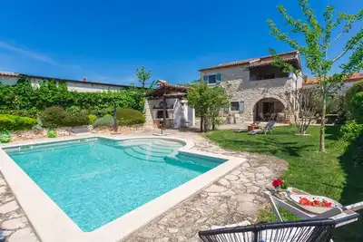 Image de Sea view, garden with barbecue, pool with loungers, parking, air conditioning