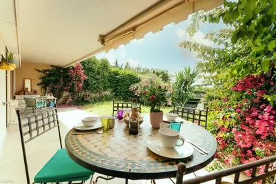 Image de Grand T2- jardin et terrasse-10min de la mer