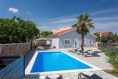 Image de Villa Mia avec piscine à Garica