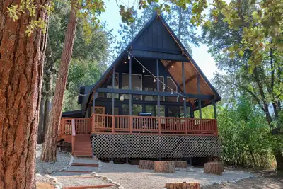 Image de Modern A-Frame next to a creek, minutes to Bass Lake and close to Yosemite