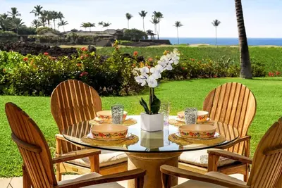 Image de 🏖️Beautifully Updated | Close to Beach & Pool | Oceanview Lanai!