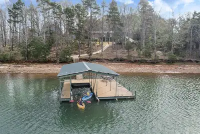 Image de Clemson 16 Miles, lac Hartwell, grande darse couverte, location Pontoon,