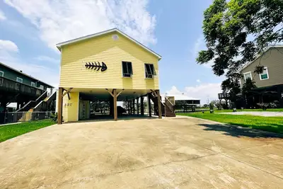 Image de \"The Yellowfin\"  trophy speckled trout, redfish and flounder fishing.