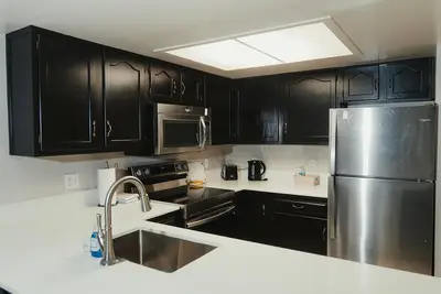 Image de Family-friendly, modern home close to mountains, beaches, restaurants, and more