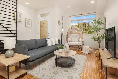 Image de Stylish 3 Br Capitol Hill Home With 96 Walk Score!