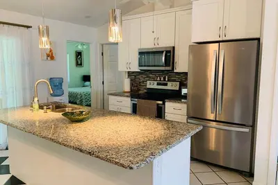 Image de Beautiful 3 bedroom house, Close to the beach