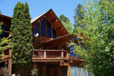 Image de Mountain Getaway Log Cabin