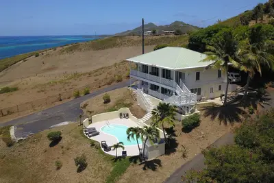 Image de Convenient, clean, private, spacious and ready for your large group or family!