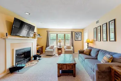 Image de Ski-in/out condo with fireplace, hot tubs. pool, tennis & washer/dryer