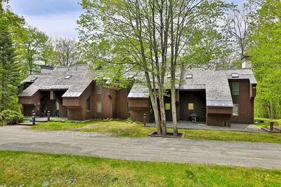 Image de Hawk Mountain retreat near Okemo with wifi, washer/dryer & deck