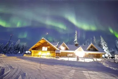 Image de Come stay in this massive historic log mansion