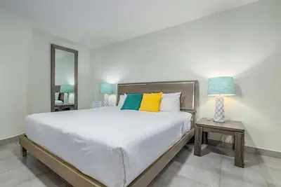 Image de Turibana Plaza Deluxe w/ King Size Bed & Sofa