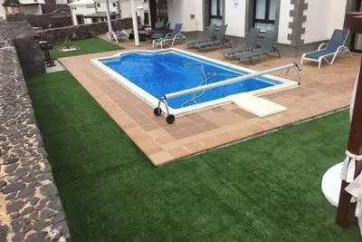 Image de « Villa Los Alisios 58 » avec vue sur la montagne, piscine, Wi-Fi, terrasses et jardin