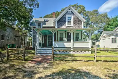 Image de Charming Mv Cottage: Walk to Dtwn Oak Bluffs!