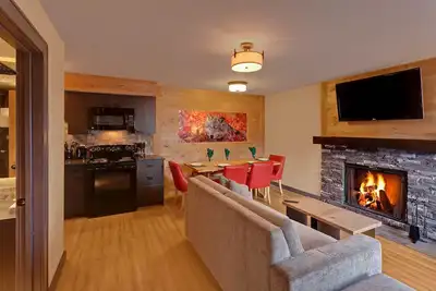 Image de Renovated Condo At The Base of Tunnel Mountain!