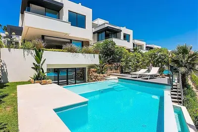 Image de Privileged living experience with state-of-the-art architecture in a boutique complex!
