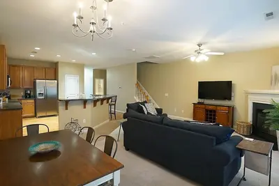 Image de Spacious Townhome with Community Pool