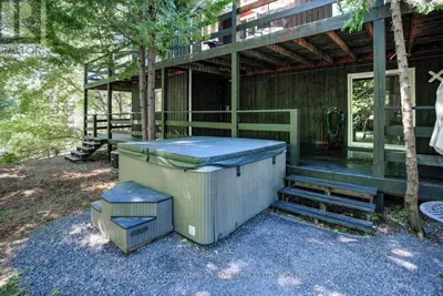 Image de Retreat in the 1000 Islands -dock space -fire pit - hot tub/sauna - Adventure